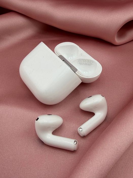 Наушники AirPods 4 / #МА537482