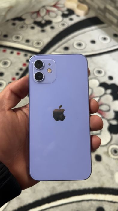 12 iPhone detali in privat