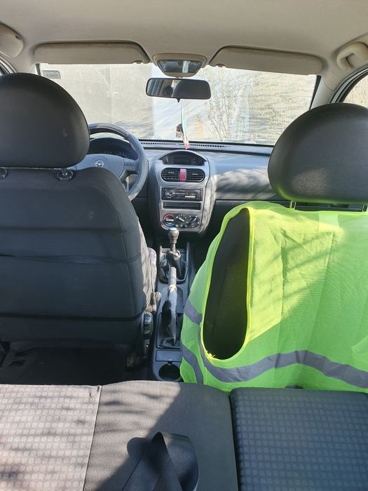 Vând Opel corsa Euro 4