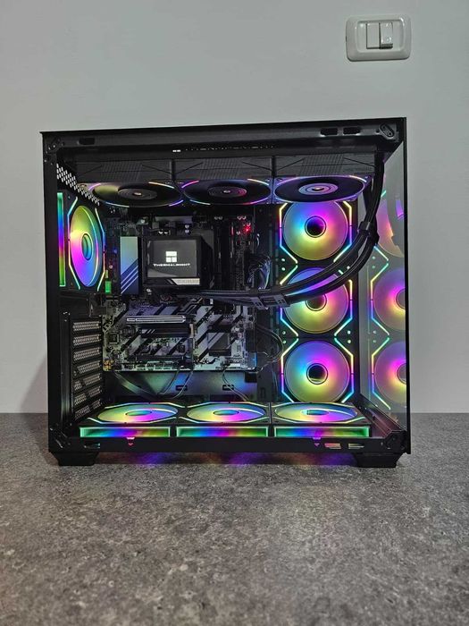 Calculator PC GAMING, RYZEN 7 9800X3D, 32GB DDR5, RTX 5070/RX 9070XT