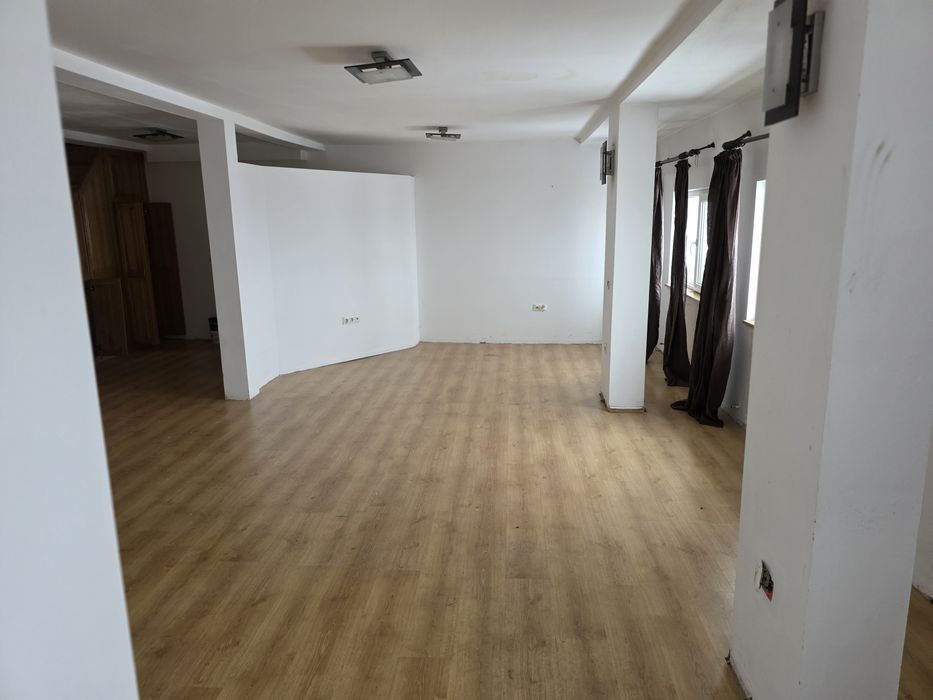 Vând apartament str.Mihai Eminescu Bistrița