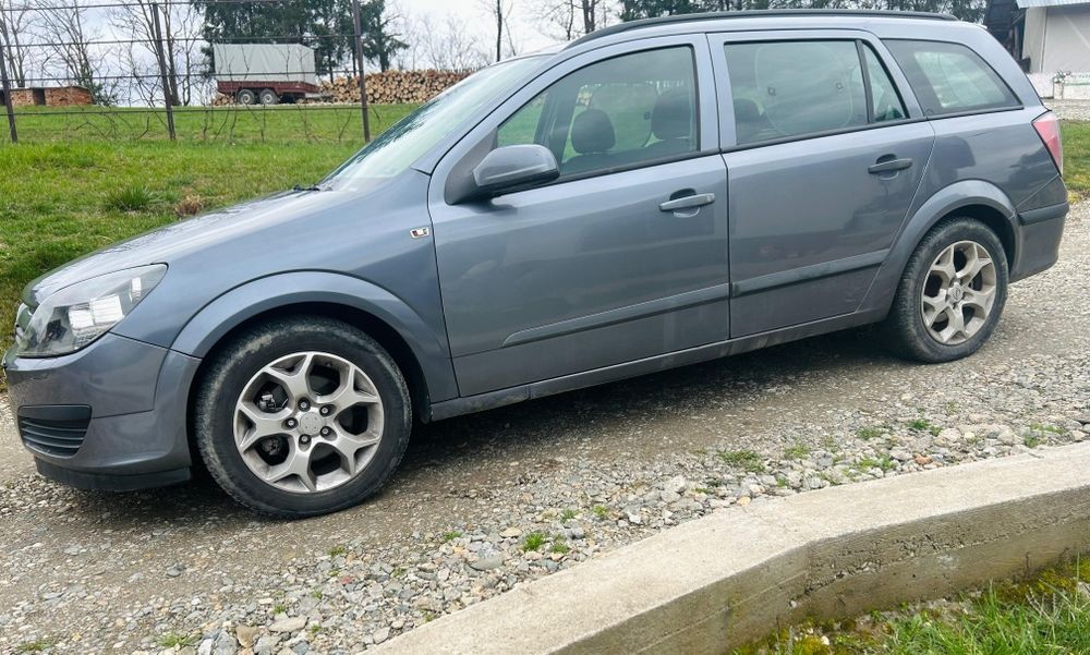 Opel Astra H -1.6 benzina