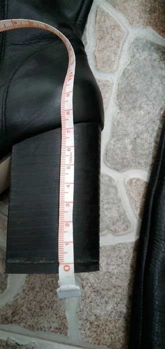 Продавам дамски ботуши