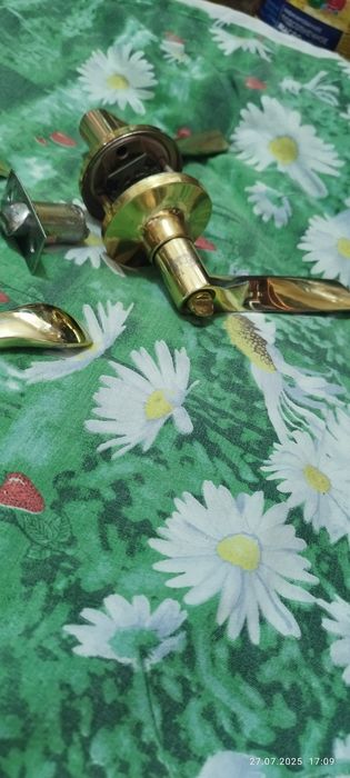 Замок дверной навесы 2 штуки!!!