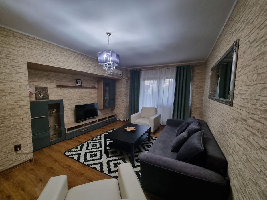 Închiriez apartament 2 camere ultracentral