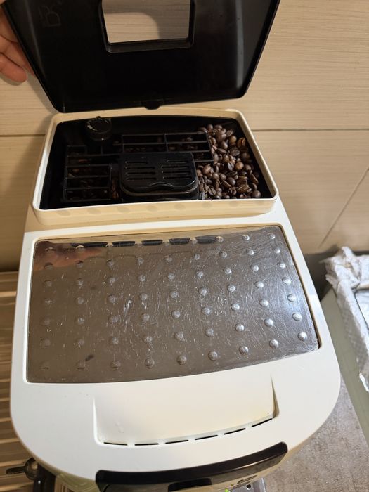 Expresor Automat DeLonghi