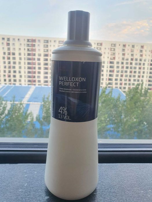 Pudra oxidant pentru decolorare, Wella Professionals + emulsii oxidante