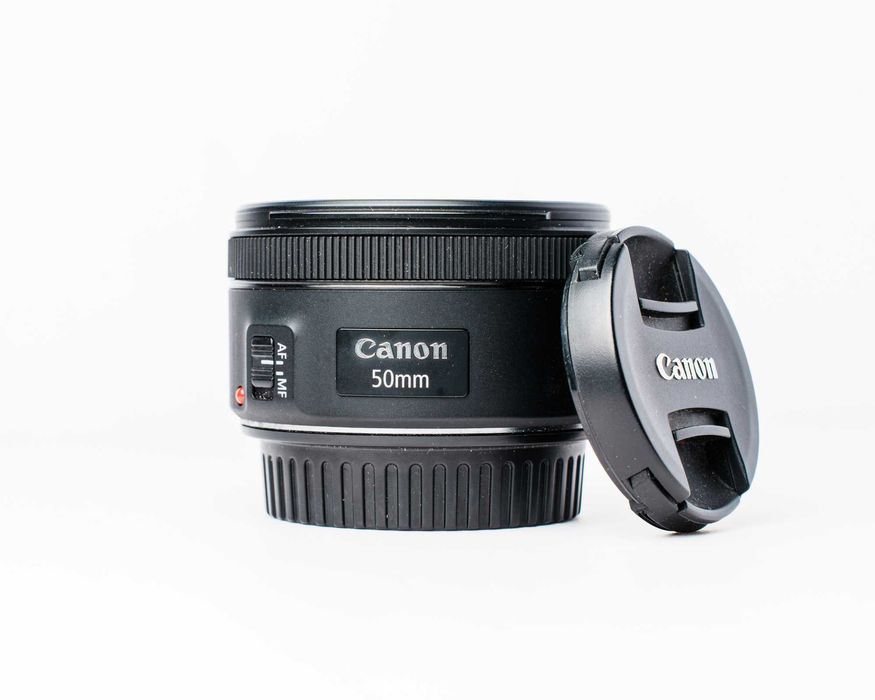 Фотоапарат Canon 800D в комплект с EF-S 18-55 и обективи Canon EF 50mm/f1.8 и Sigma 17-70mm/F2.8-4 DC DN