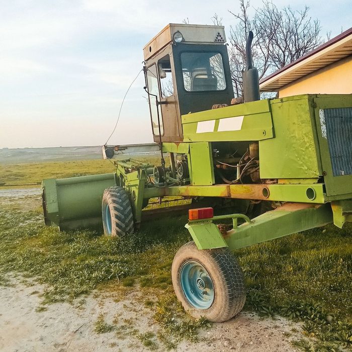 Beda uradigan traktor sotiladi.