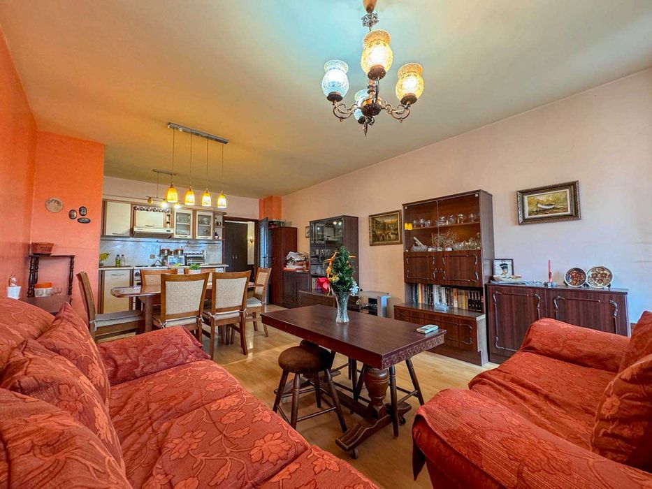 Продава се Тристаен апартамент в Бургас, Лазур - 104 кв.м за 2068 €/кв.м - Снимка #1