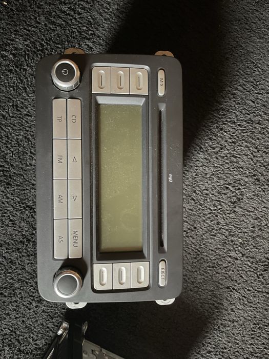 Vand radio/CD player passat b6 originala