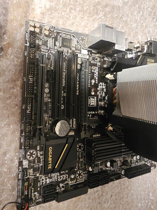 intel i7-7700 процесор + дъно Gigabyte + охладителза CPU