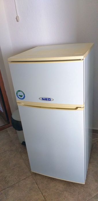 Хладилник с камера