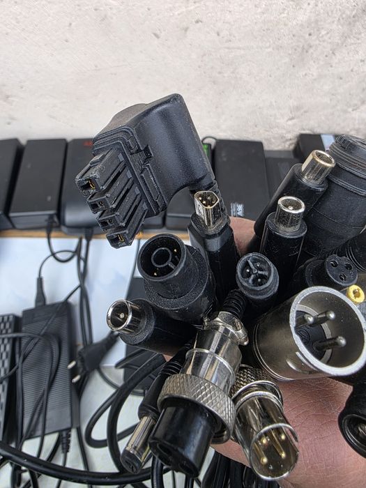 Diferite Incarcatoare si Display-uri 24v ,36v ,48v