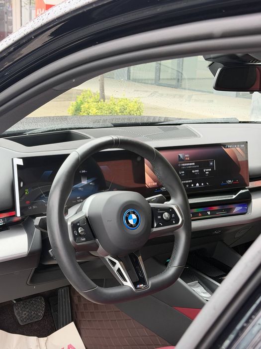 Bmw i5 40L 2025-Yil Body Kit R20 diska Full M Paket Tayyor moshina toz