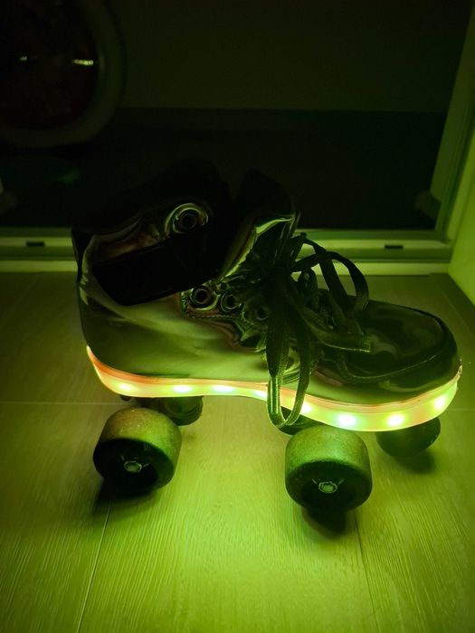 Светещи ролкови кънки Byox, 34 номер.