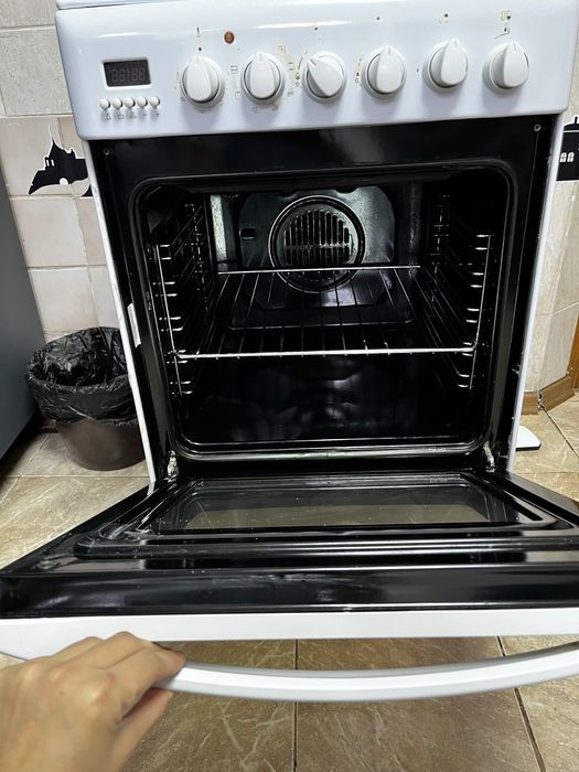 Продам газовую плиту ARISTON