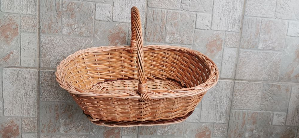 Cos impletit manual din nuiele