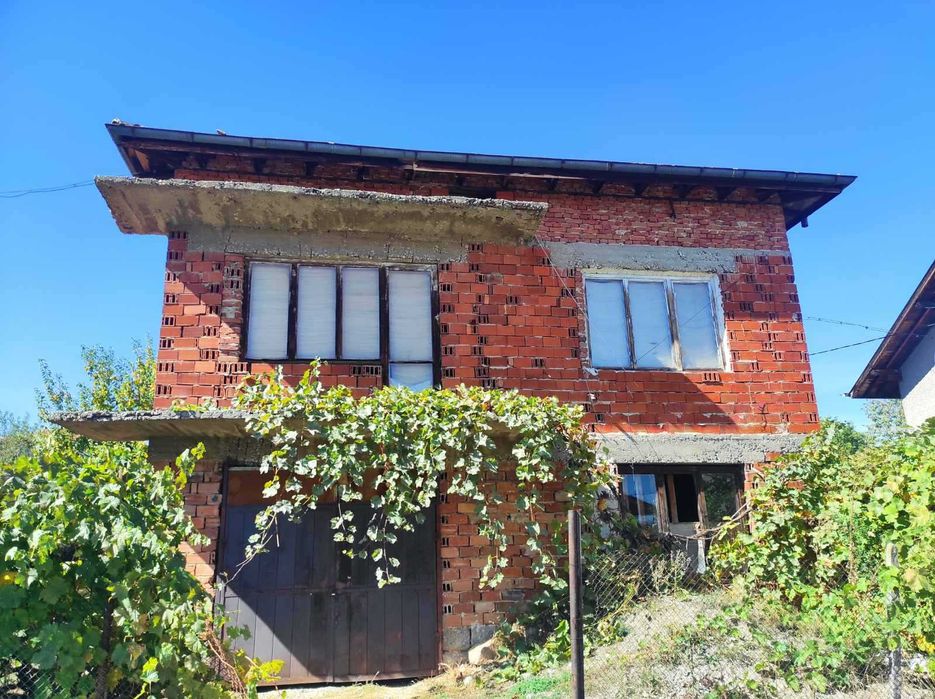 Продава се Къща в Брезник - 70 кв.м за 729 €/кв.м - Снимка #2