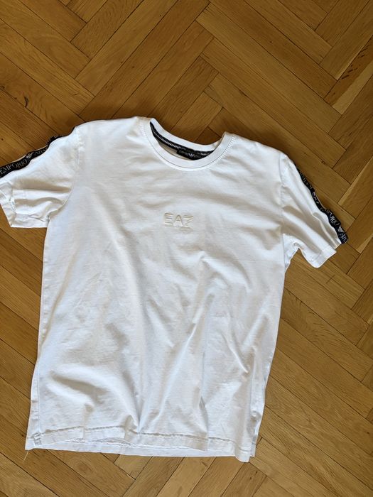 Продавам дрехи Karl Lagerfeld Emporio Armani