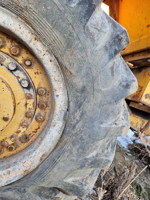 Погрузчик ковшовый