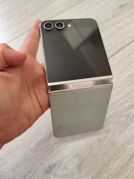 Samsung z flip 5