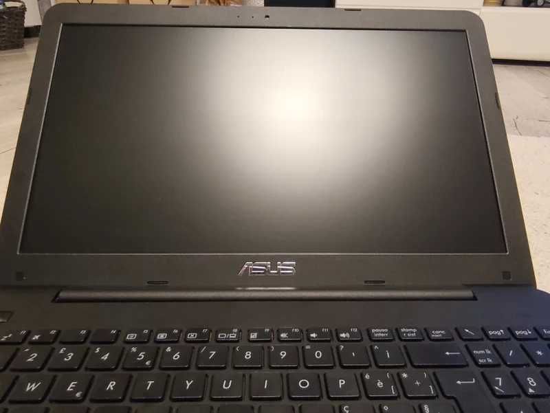 Laptop ASUS 15.6" | Intel i5-6200U | 8GB RAM |Acumulator nou,| Stare [Foarte bună]