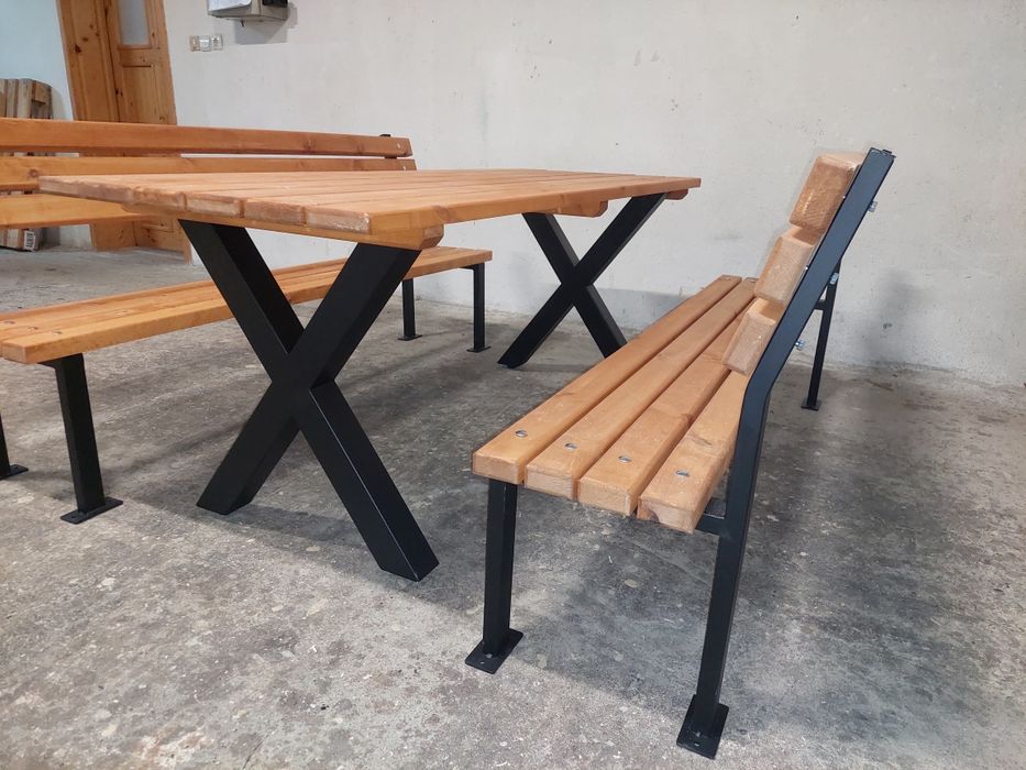 Комплект маса и 2 пейки,баварски комплект