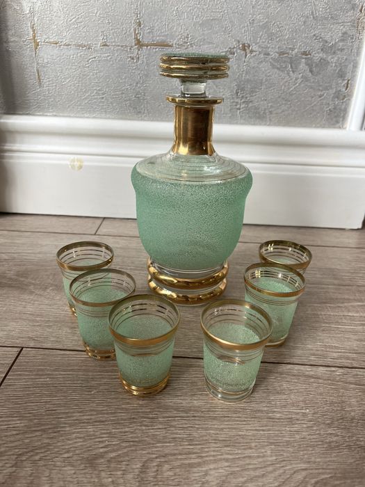 Продам графин и 6 рюмок