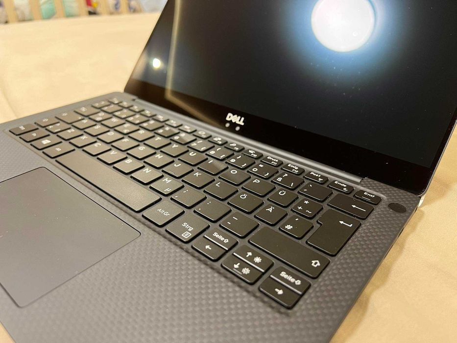 DELL XPS 13 9370 Лаптоп