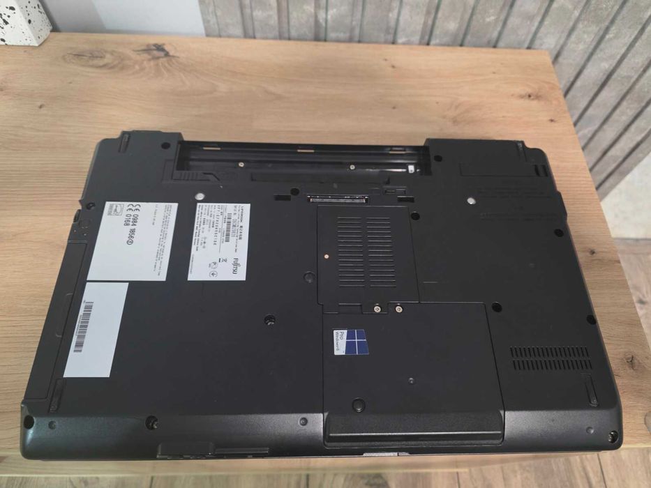 Лаптоп Fujitsu LifeBook E782 i7-3540M