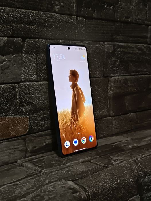 Продам PocoF5 срочно