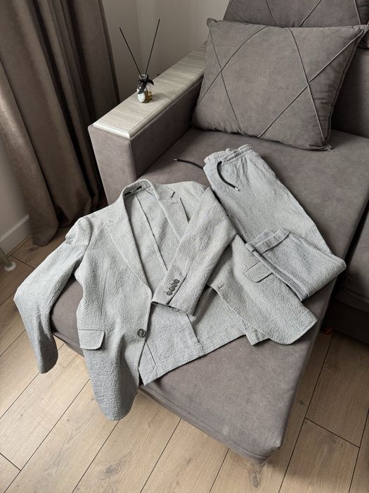 Костюм бренда CAPONE