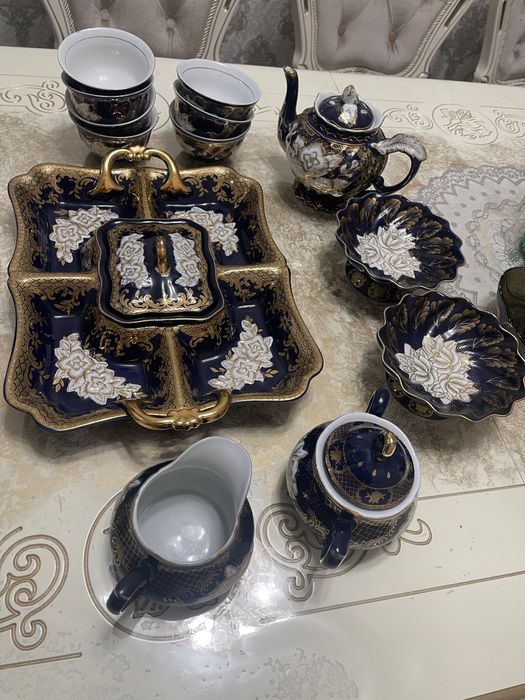 Набор посуды темно синего цвета