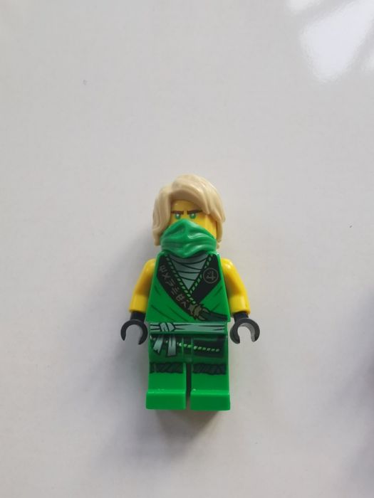 Продавам и заменям Лего/ Lego ninjago фигурки