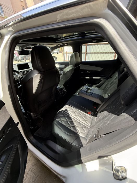PEUGEOT 3008 GT 2.0
