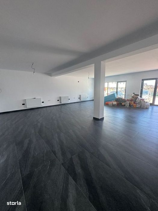 Spatiu Comercial de Inchiriat /Strada Safirului
