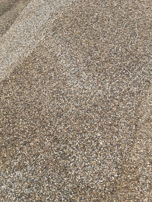 Piatră concasată ,nisip,sort,pământ negru