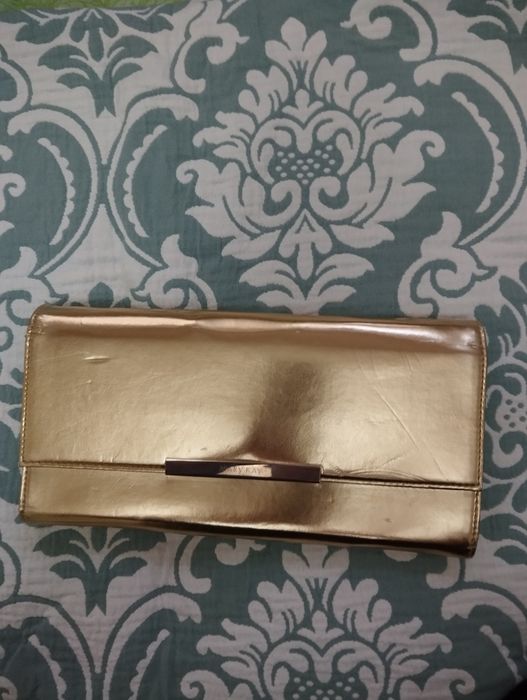 Продается нарядный клач MARY KAY