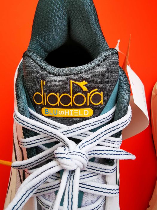 Diadora Mythos Blushield 9 Vortice adidasi sneakers running alergare