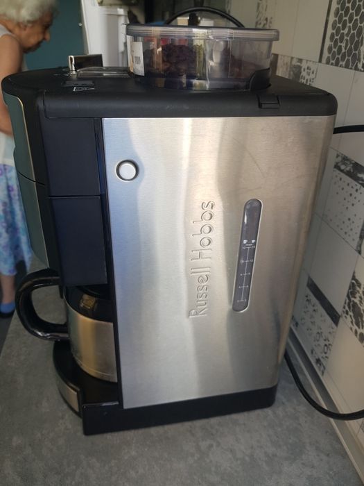 Кафе машина Russell Hobbs