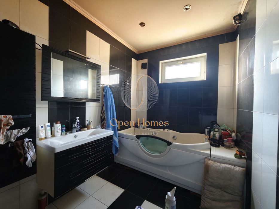 Къща в Пловдив, област-с.Брестник площ 156 цена 180000