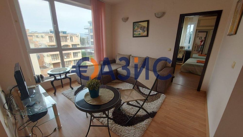 Продава се Двустаен апартамент в к.к. Слънчев бряг - 52 кв.м за 687 €/кв.м - Снимка #5