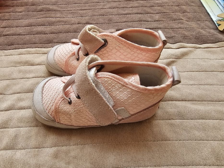 Пантофи за момиче от естествена кожа, с мека подметка