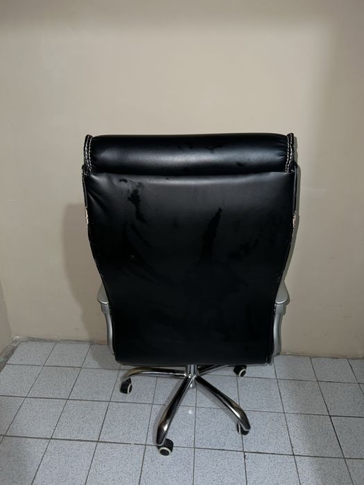 Офисное кресло