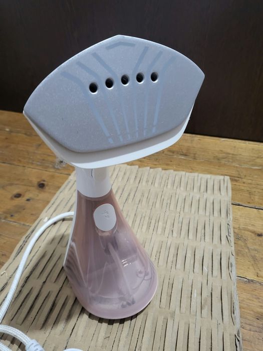 Aparat călcat vertical Philips Seria 8000 GC801/10 – Ofertă 200 Lei / Negociabil