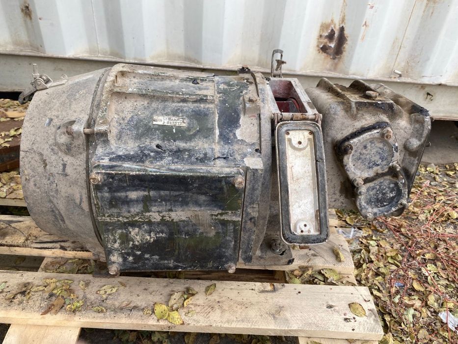 Продам редуктор с двигателем