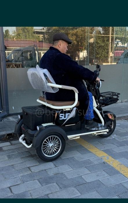 Skuter sotiladi yangidek