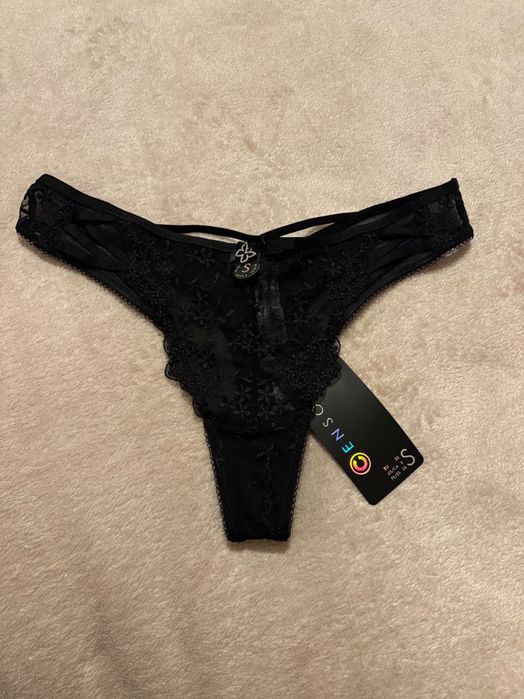 Дамски прашки в черно