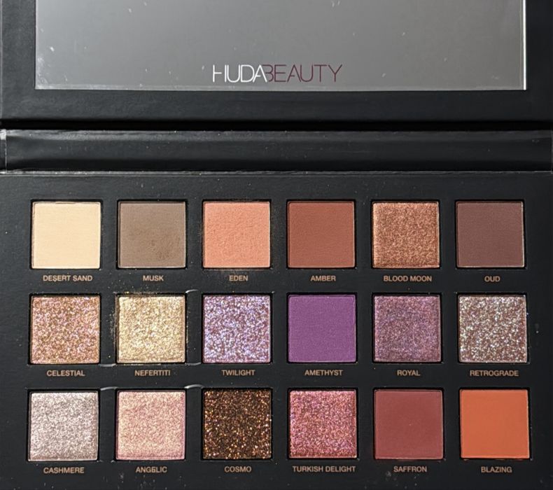 Косметика Rhode, Chanel, Huda Beauty